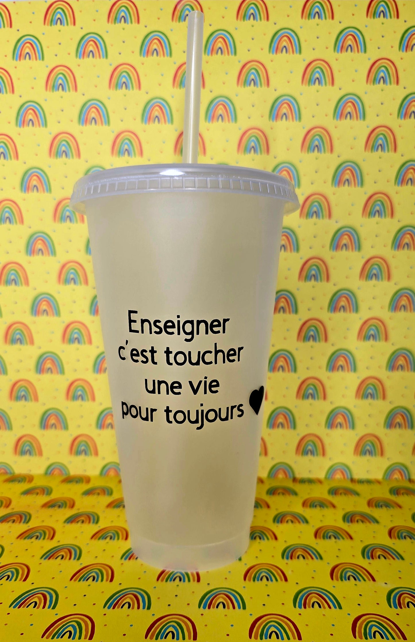 Gobelet 700 ml avec paille et couvercle